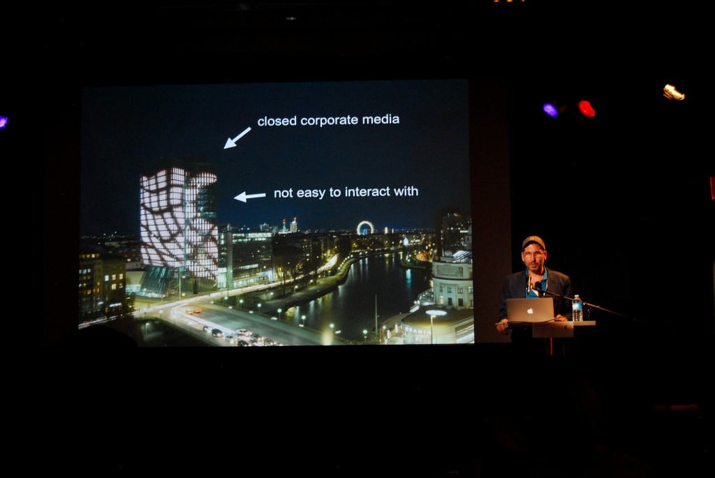 Connecting Cities - Worldwide Urban Media Showcase II: Gernot Tscherteu