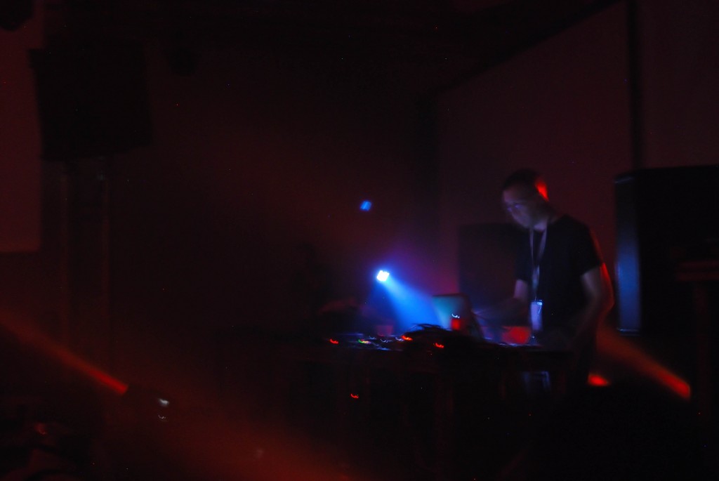 Shackleton plays to a dark room