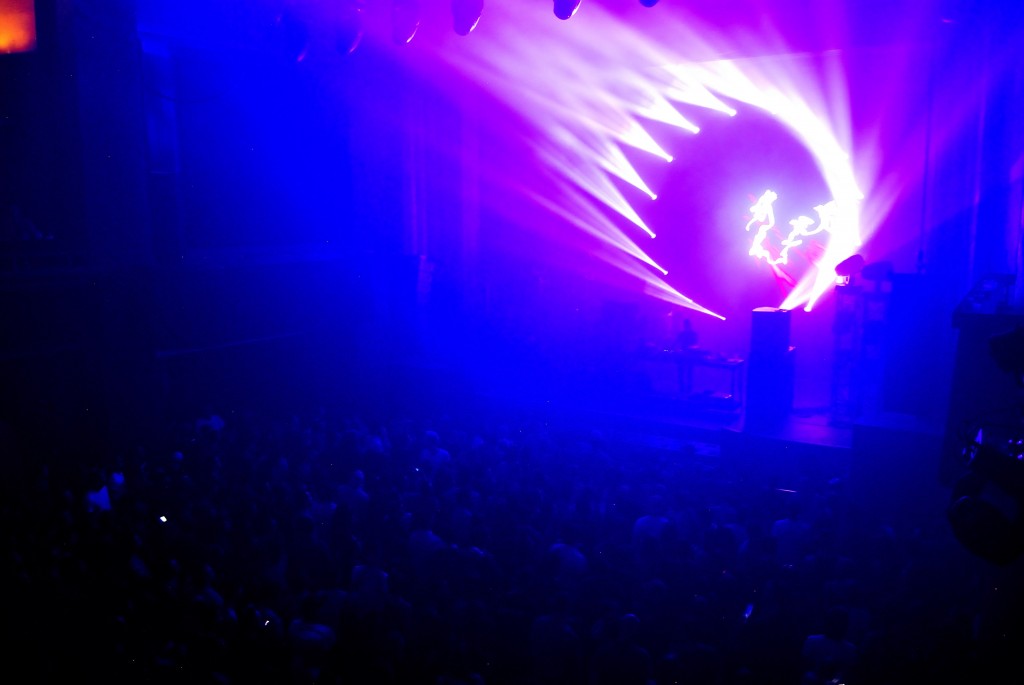 MÉTROPOLIS 1: Richie Hawtin shows a huge crowd how its done